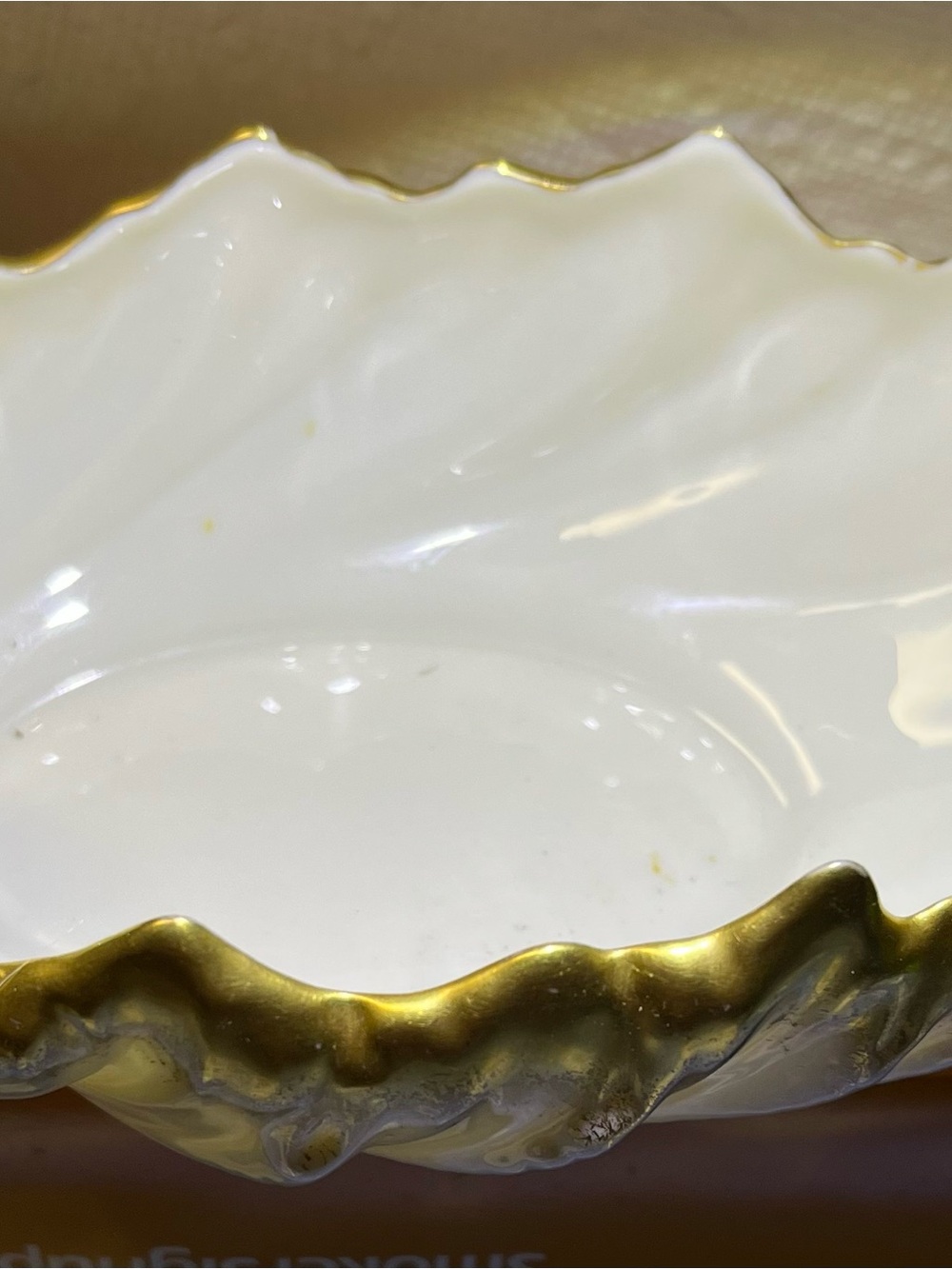 Vintage Lenox Ivory Porcelain Shell Dish – Gold Trim (91-86)